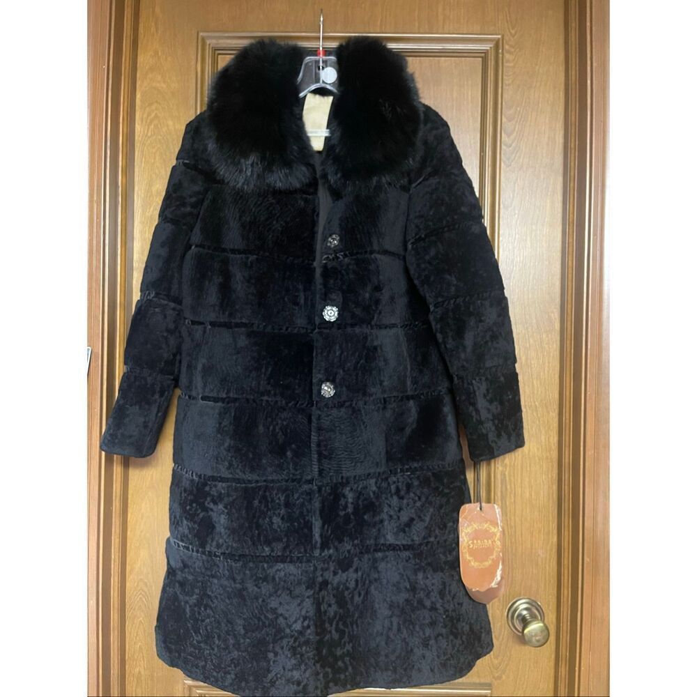 Marvellous coat with real fur collar size s/xs